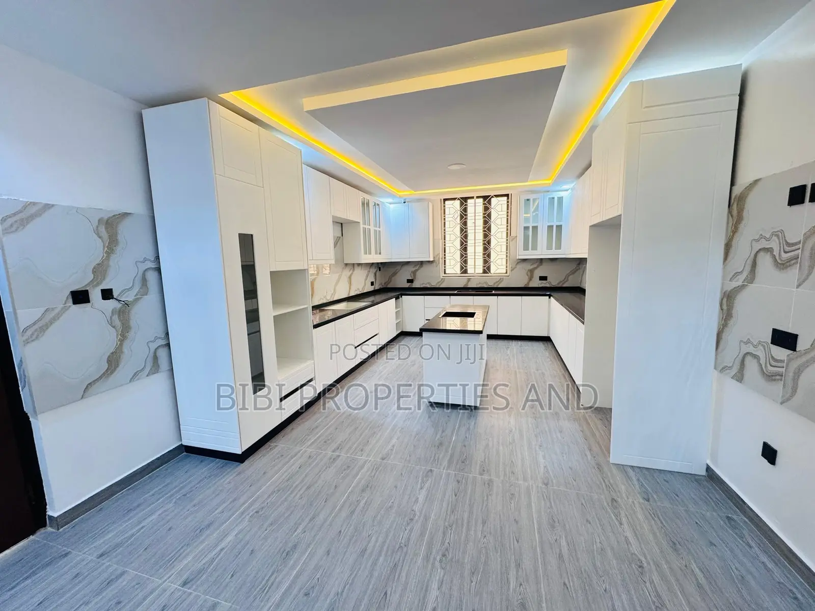 5bdrm Duplex in Gwarinpa for sale