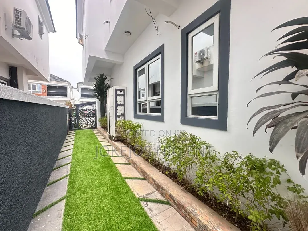 4bdrm Duplex in Harris Drive Vgc, Abraham Adesanya Estate for rent