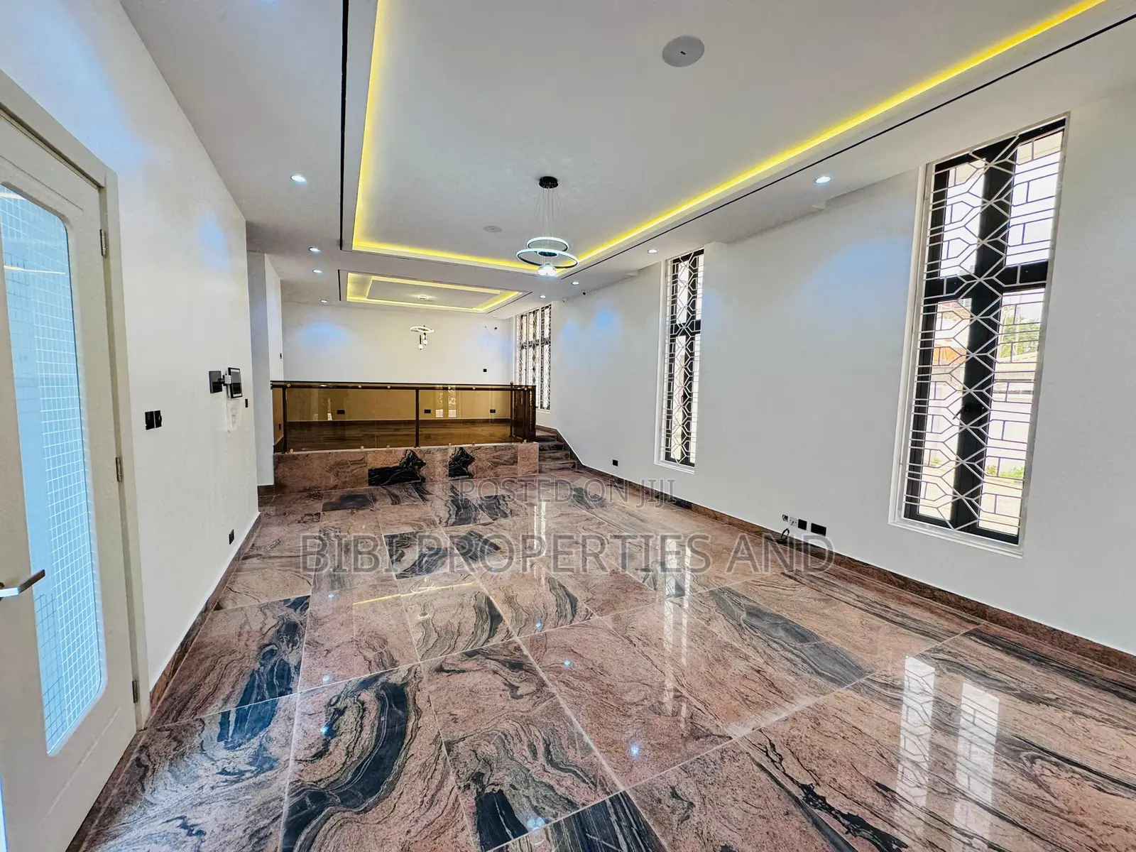 5bdrm Duplex in Gwarinpa for sale