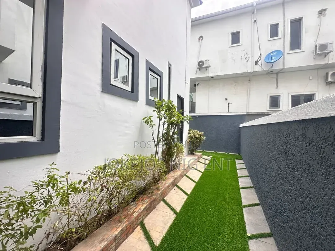 4bdrm Duplex in Harris Drive Vgc, Abraham Adesanya Estate for rent