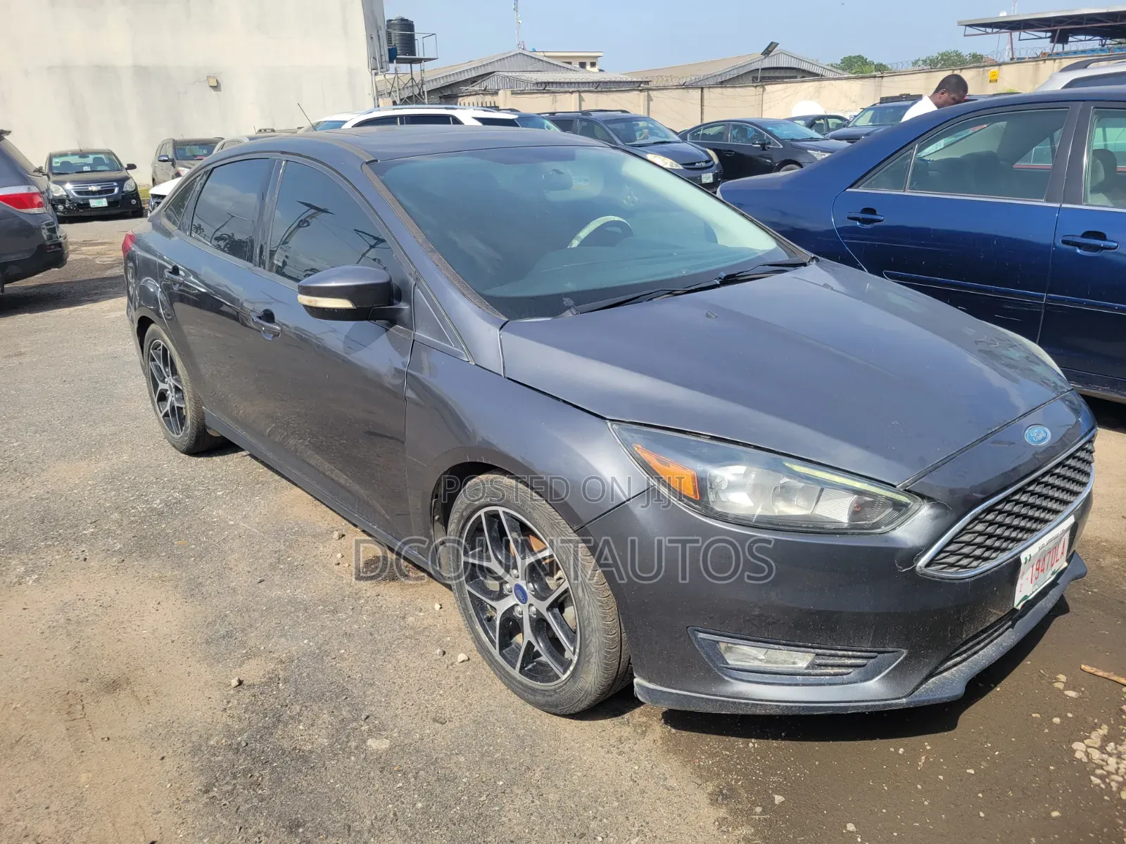 Ford Focus SE Sedan FWD (1.0L 3cyl 6M) 2017 Gray