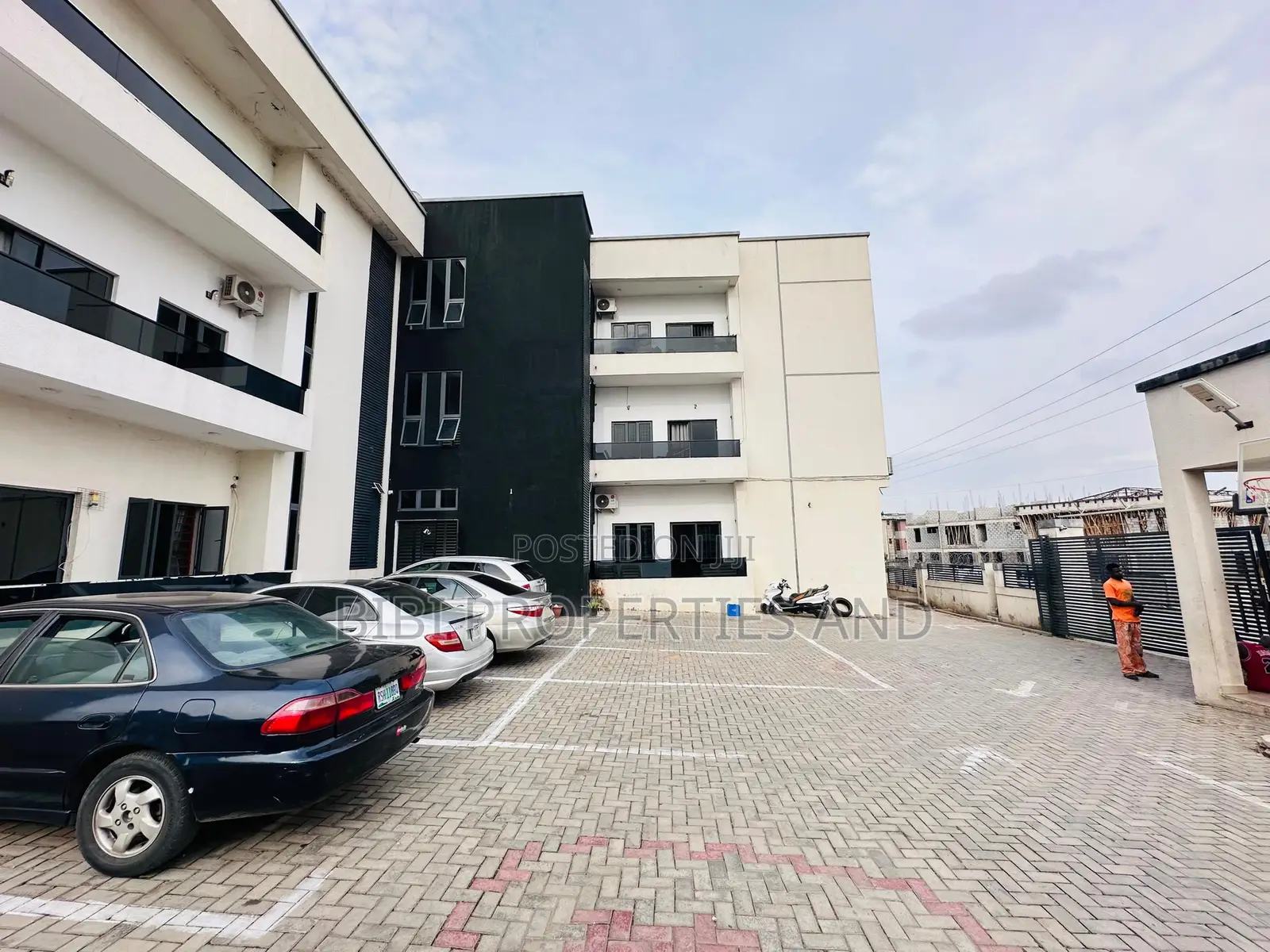 Furnished 3bdrm Apartment in Jahi for sale