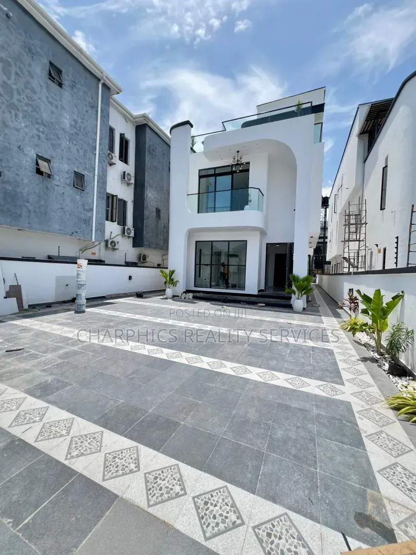 5bdrm Duplex in Ikate for sale