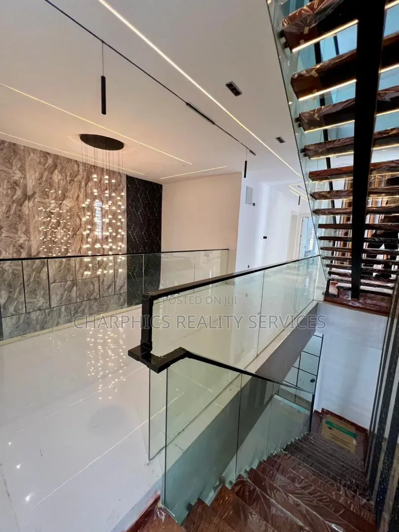 5bdrm Duplex in Ikate for sale