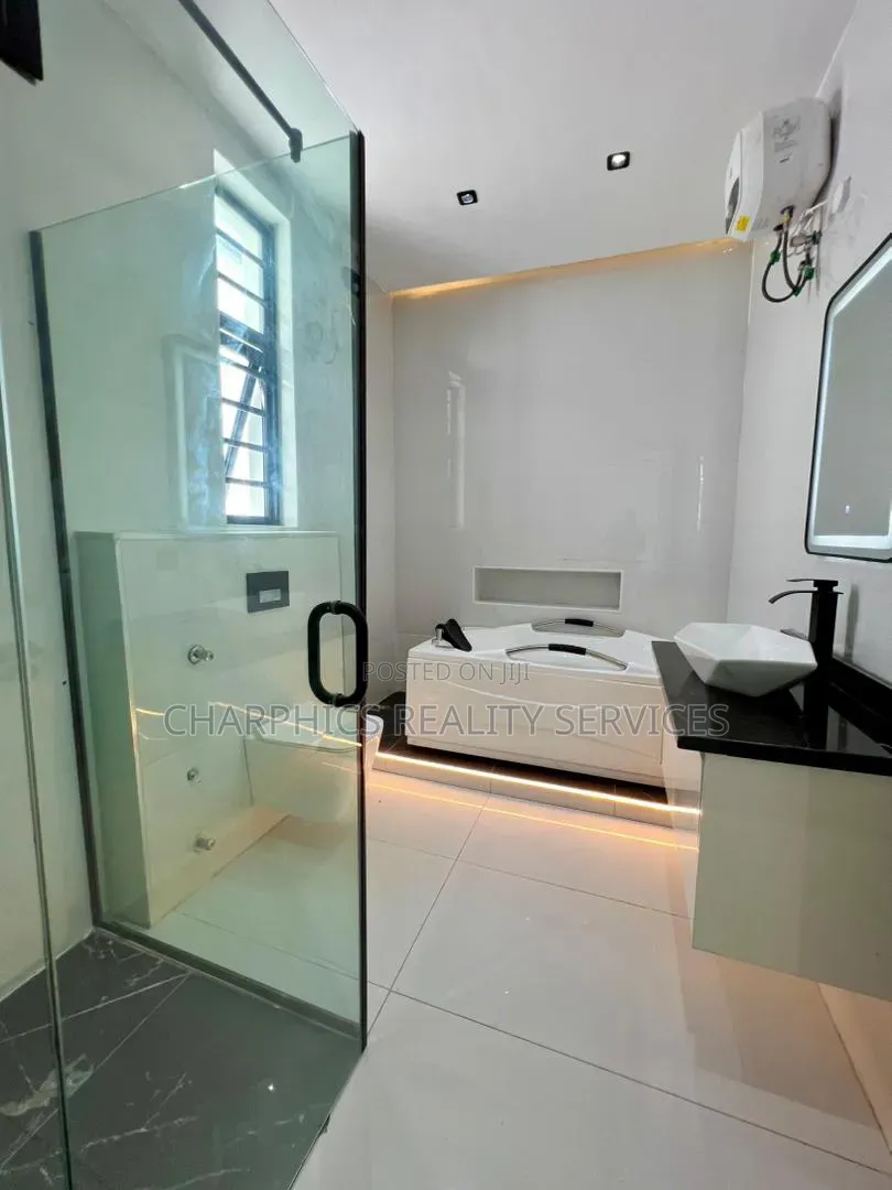 5bdrm Duplex in Ikate for sale