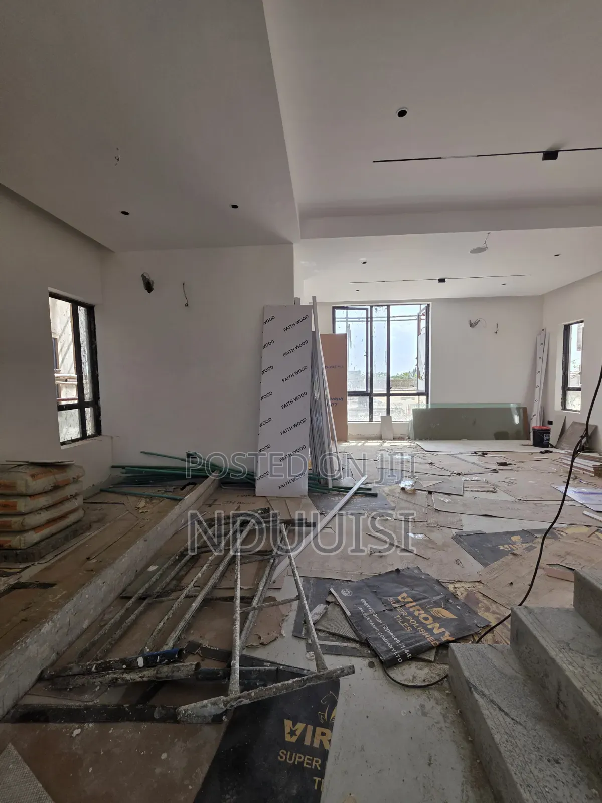 4bdrm Duplex in Gracefield Estate, Chevron for sale