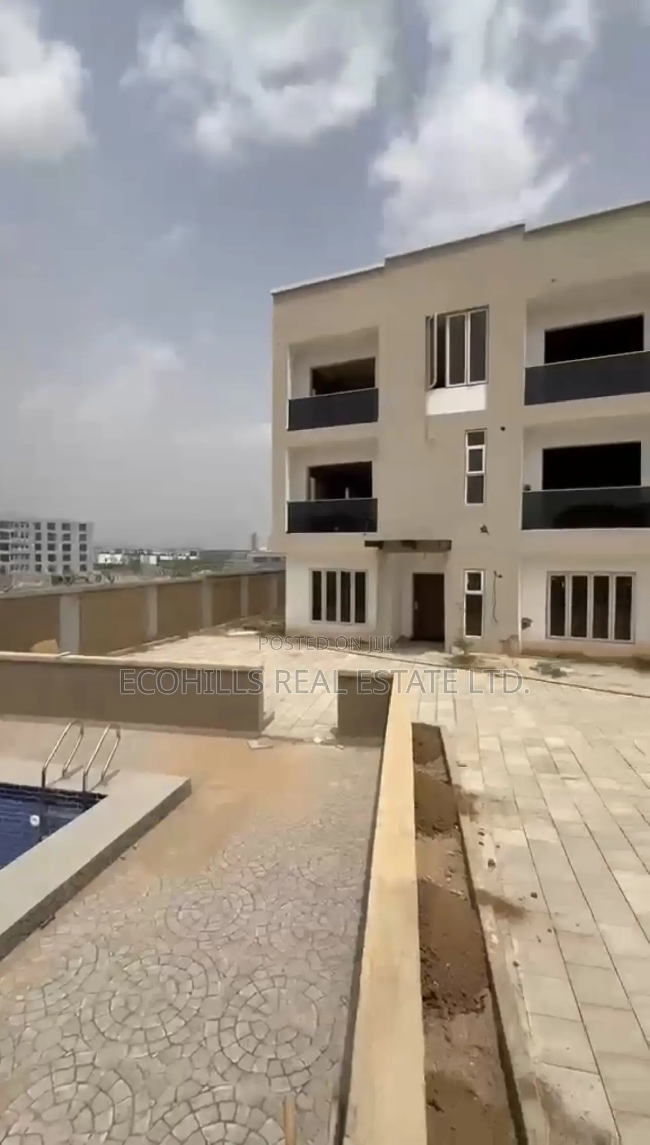 4bdrm Townhouse/Terrace in Jahi for sale