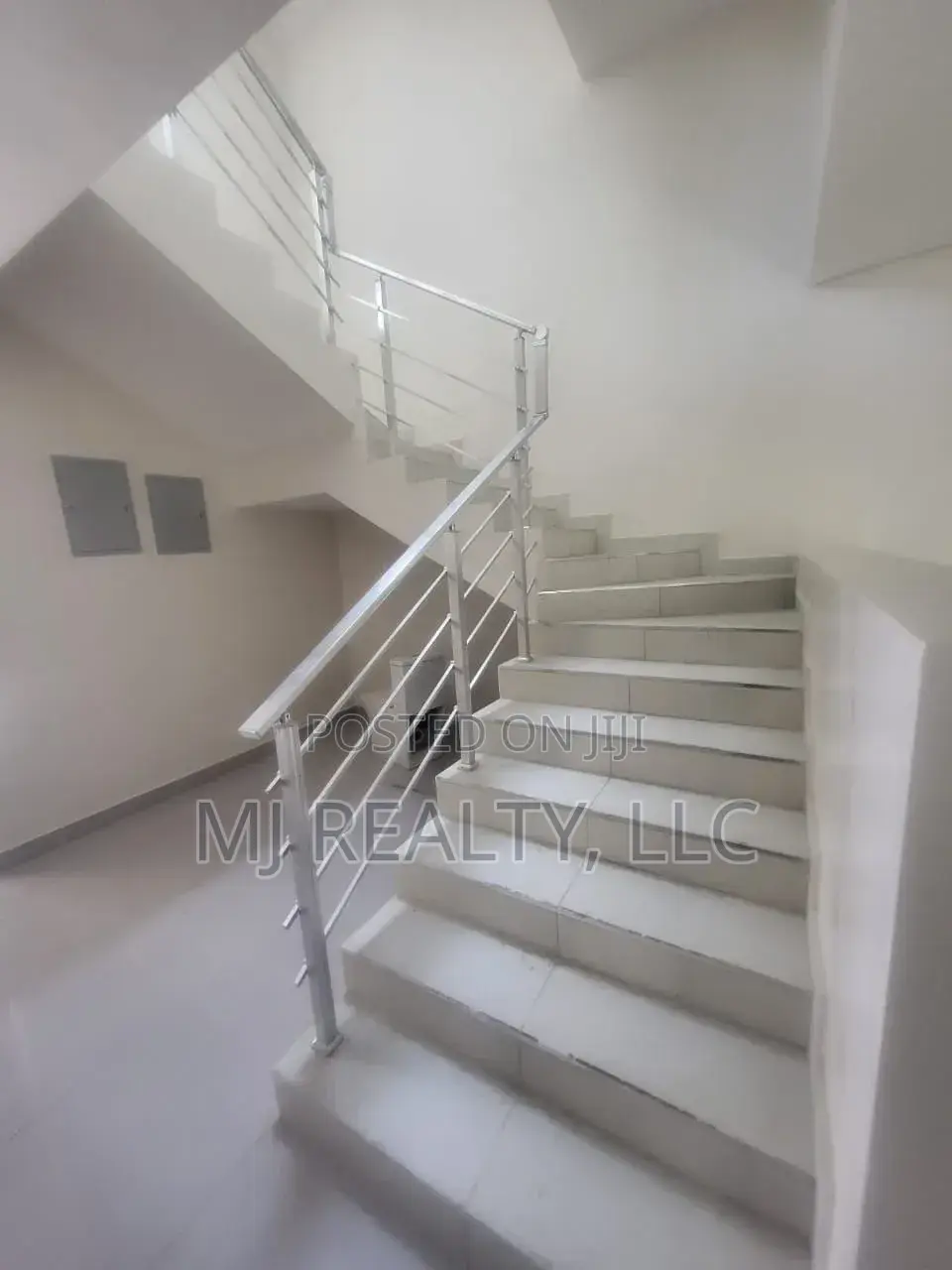 5bdrm Duplex in Parkview Estate for sale