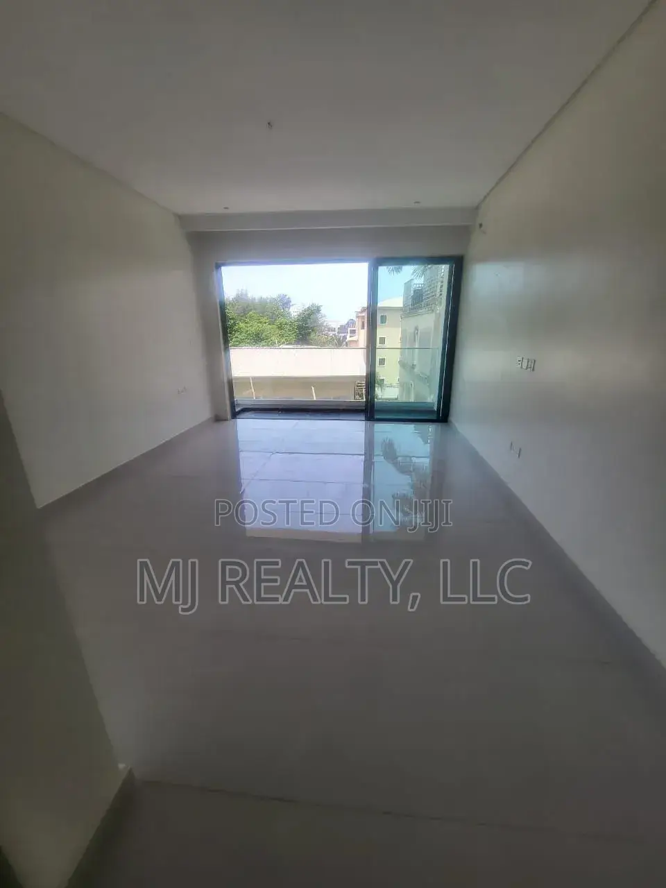 5bdrm Duplex in Parkview Estate for sale
