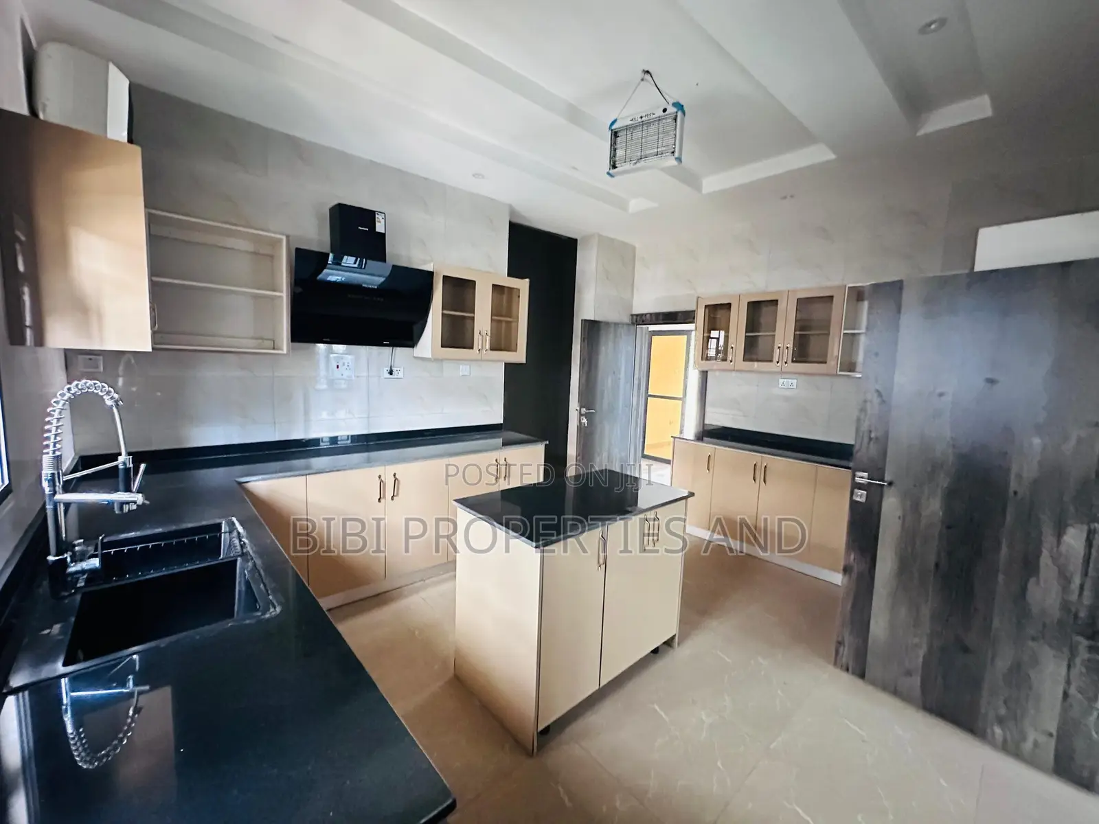 5bdrm Duplex in Life Camp for sale