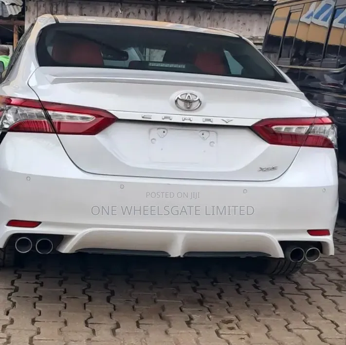 Toyota Camry XSE FWD (2.5L 4cyl 8AM) 2018 White