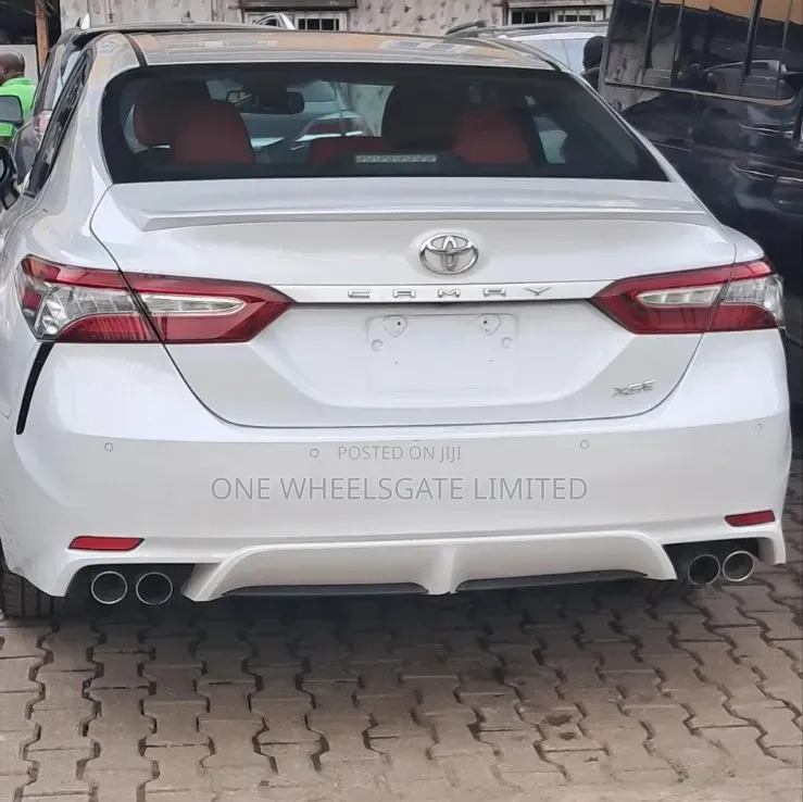 Toyota Camry XSE FWD (2.5L 4cyl 8AM) 2018 White
