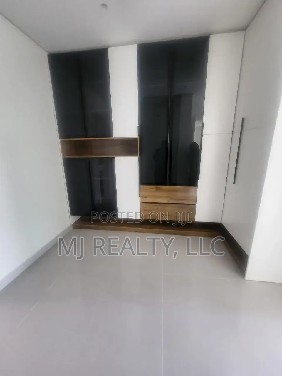 5bdrm Duplex in Parkview Estate for rent