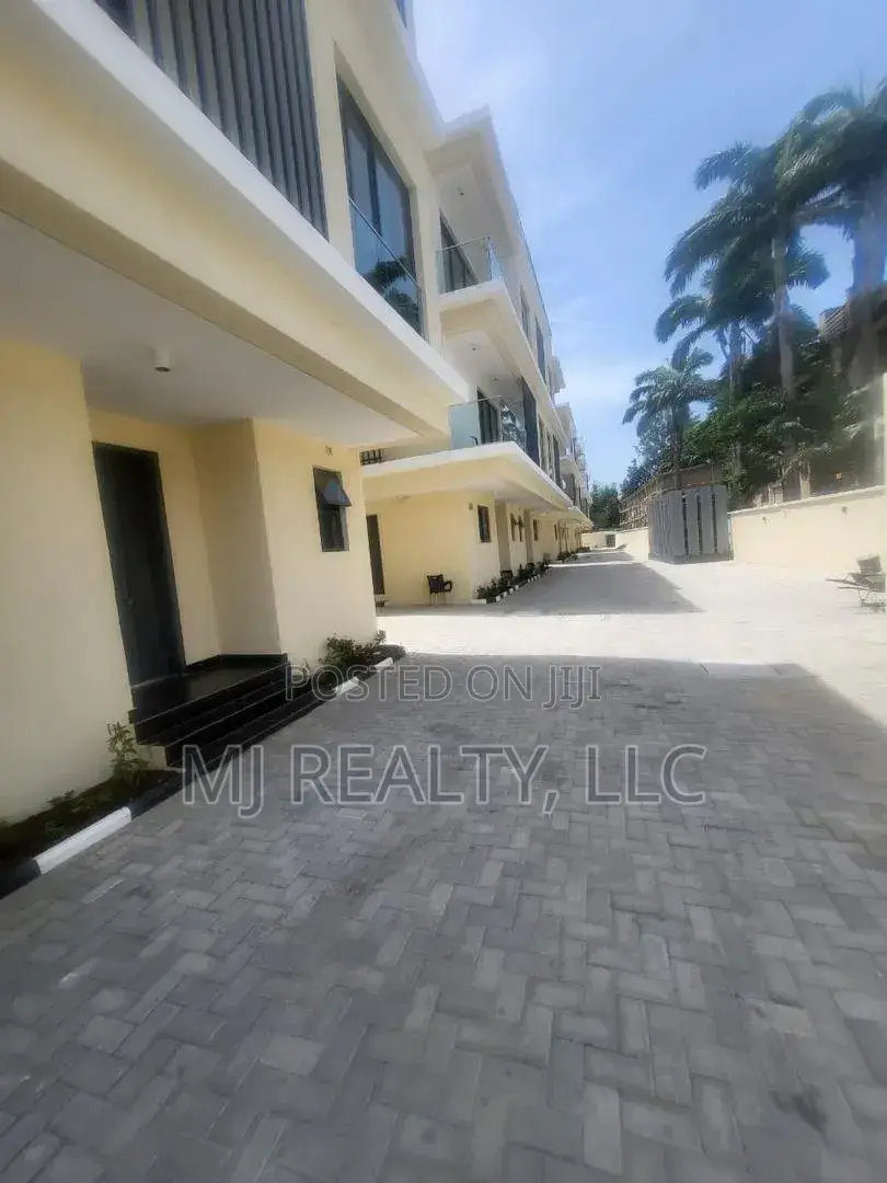 5bdrm Duplex in Parkview Estate for rent