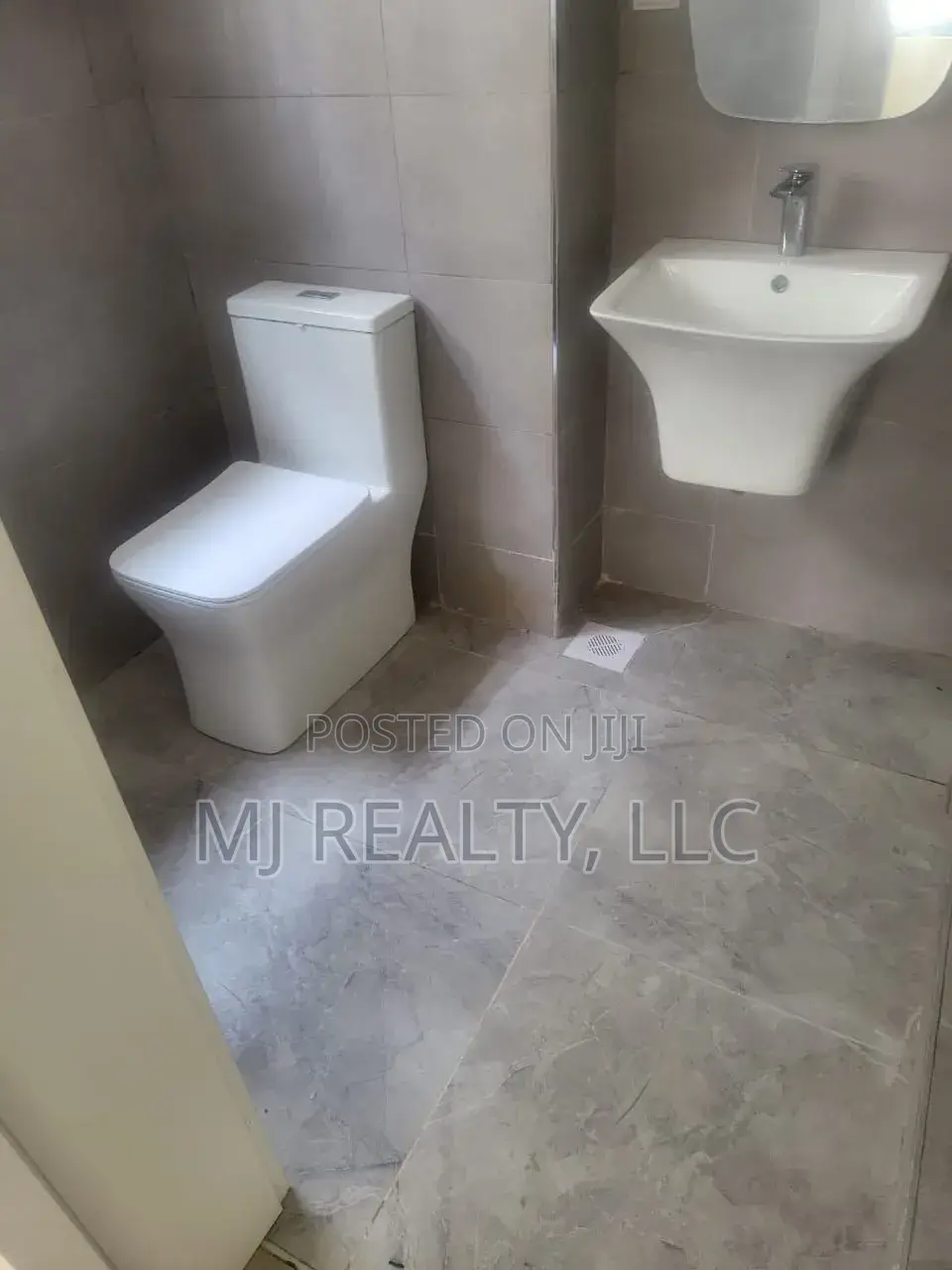 5bdrm Duplex in Parkview Estate for rent