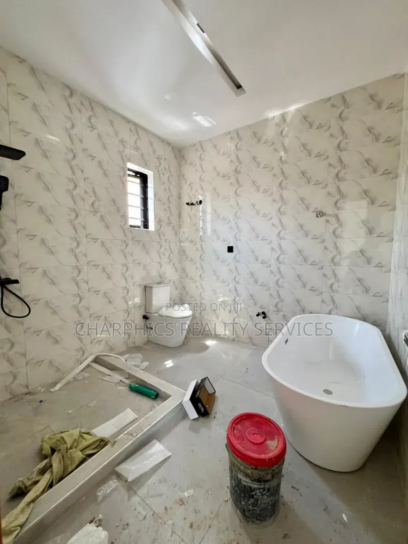 4bdrm Duplex in Off Lekki-Epe Expressway for sale