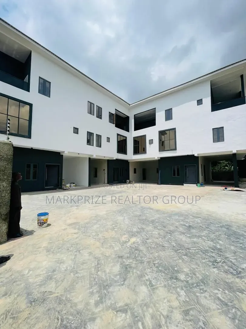 4bdrm Duplex in Omole Phase 1 Lagos for sale