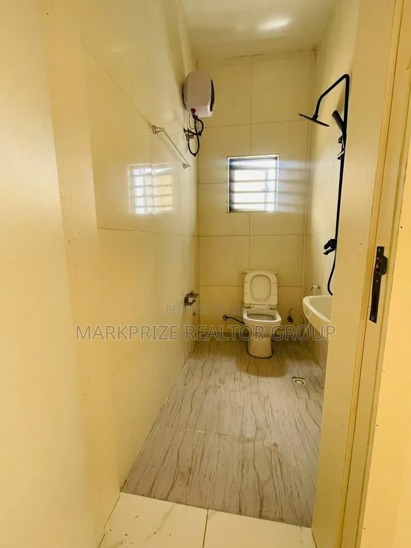4bdrm Duplex in Omole Phase 1 Lagos for sale