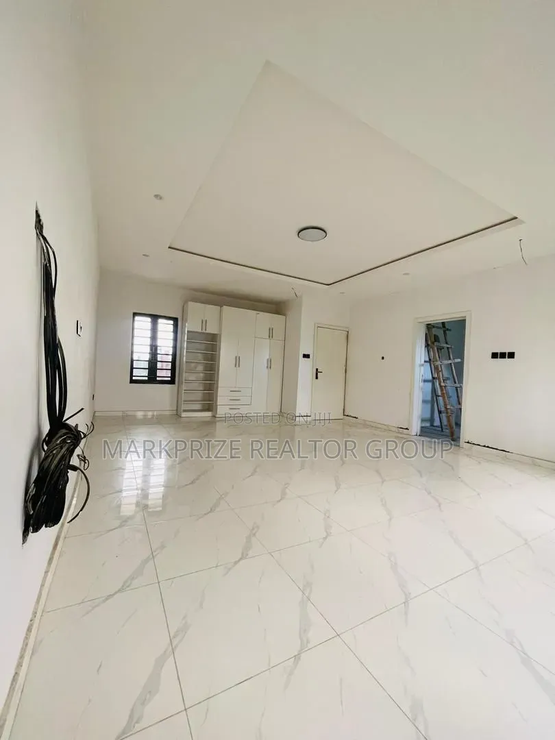 4bdrm Duplex in Omole Phase 1 Lagos for sale