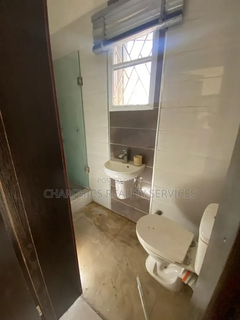 3bdrm Apartment in Victoria Island Extension for rent
