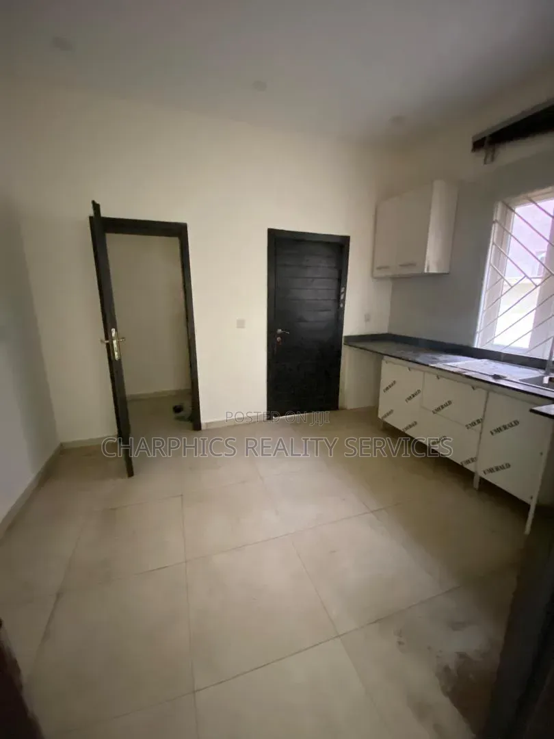 3bdrm Apartment in Victoria Island Extension for rent
