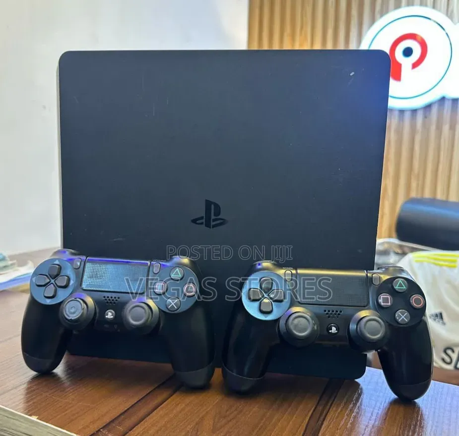 Playstation 4 Slim
