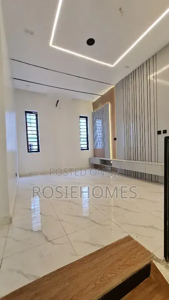 5bdrm Duplex in Light Estate, Sangotedo for sale