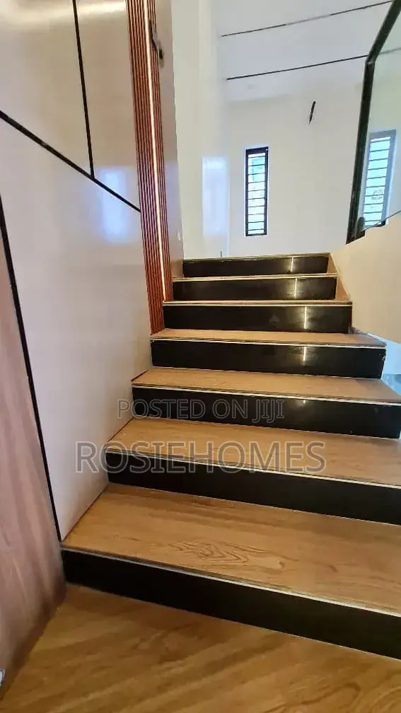 5bdrm Duplex in Light Estate, Sangotedo for sale