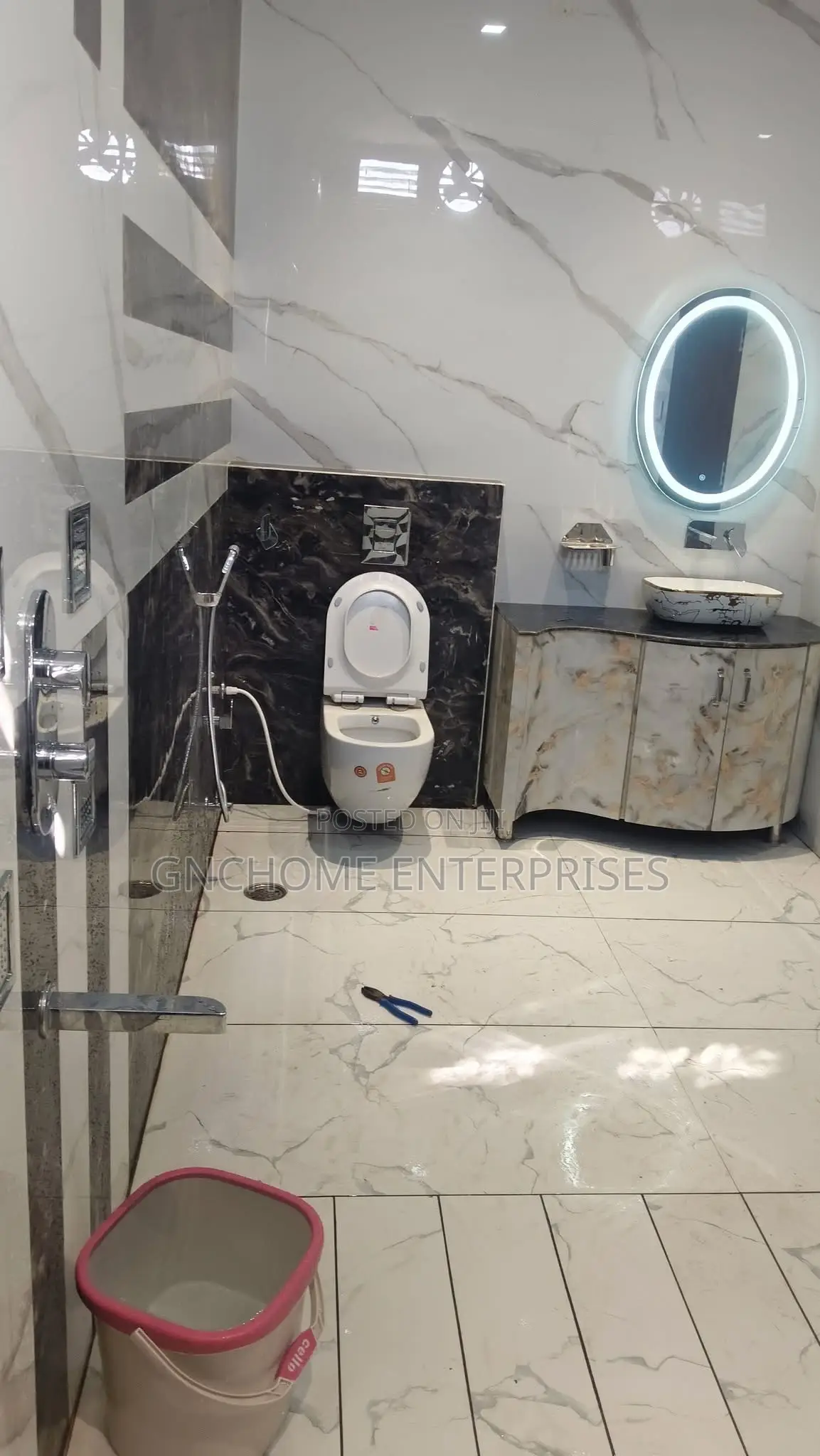 Twyford Wall Mounted Wc