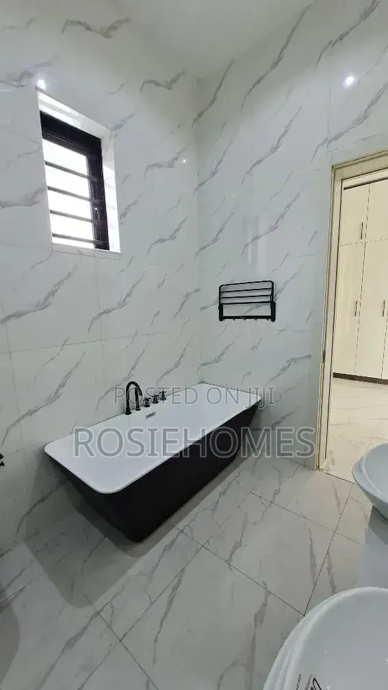 4bdrm Duplex in Light Estate, Sangotedo for sale