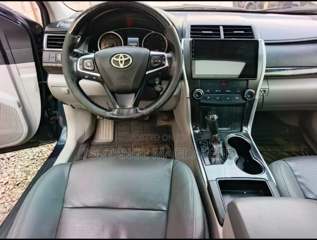 Toyota Camry 2016 Black