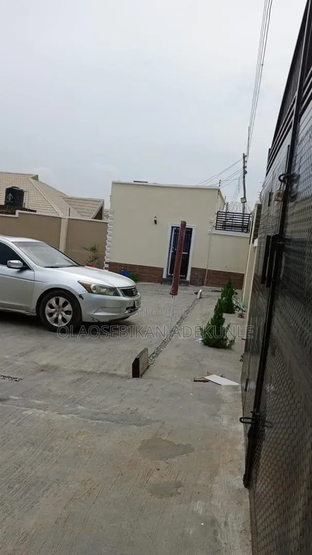 4bdrm Duplex in Shalom Estate Akala for rent