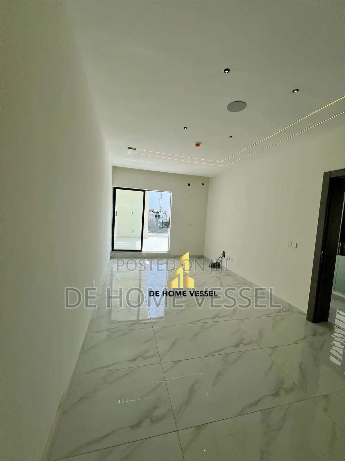 4bdrm Duplex in Ikota for sale