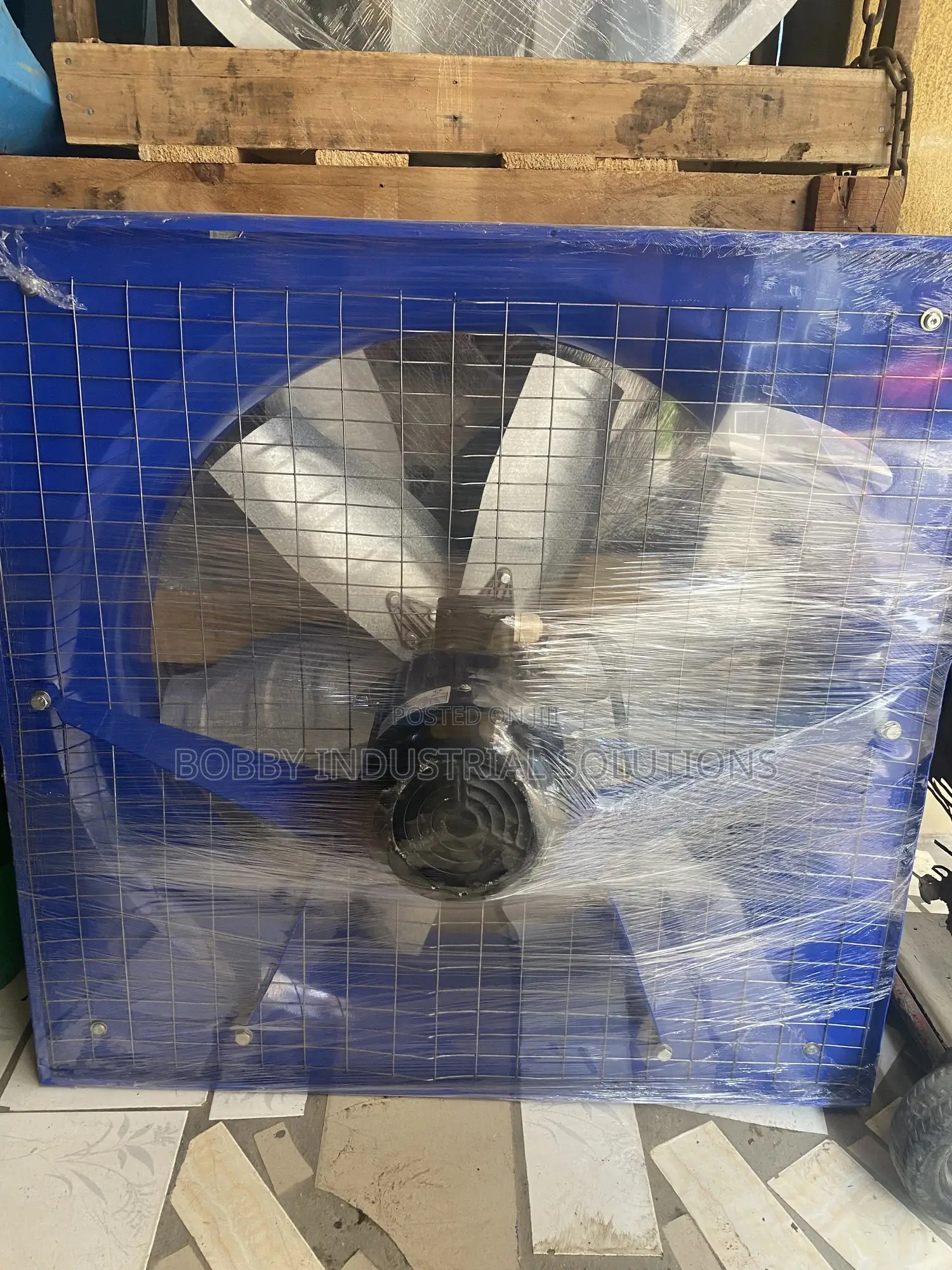 Woods 32”Inches Industrial Extractor Fan Wall Mountain