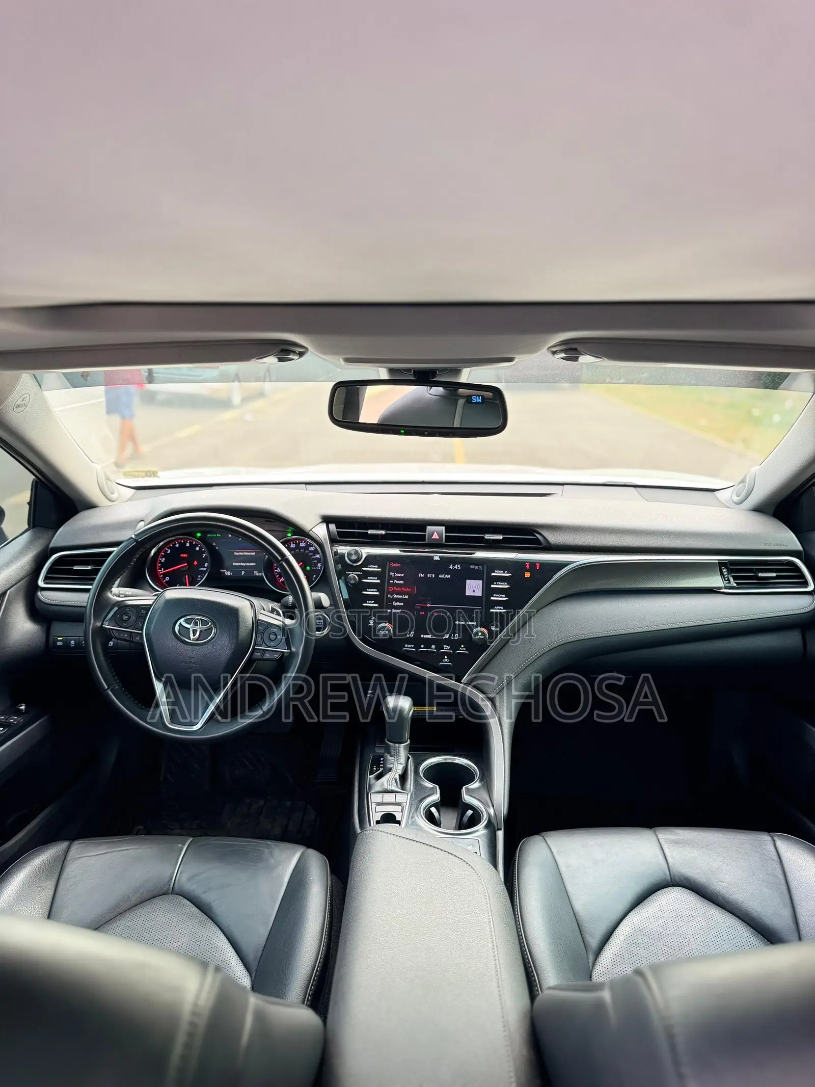 Toyota Camry 2019 White