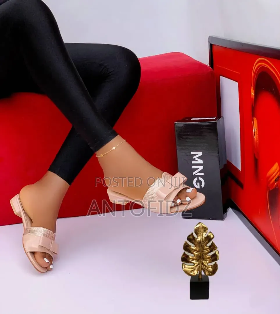 Ladies Low Heel Slippers