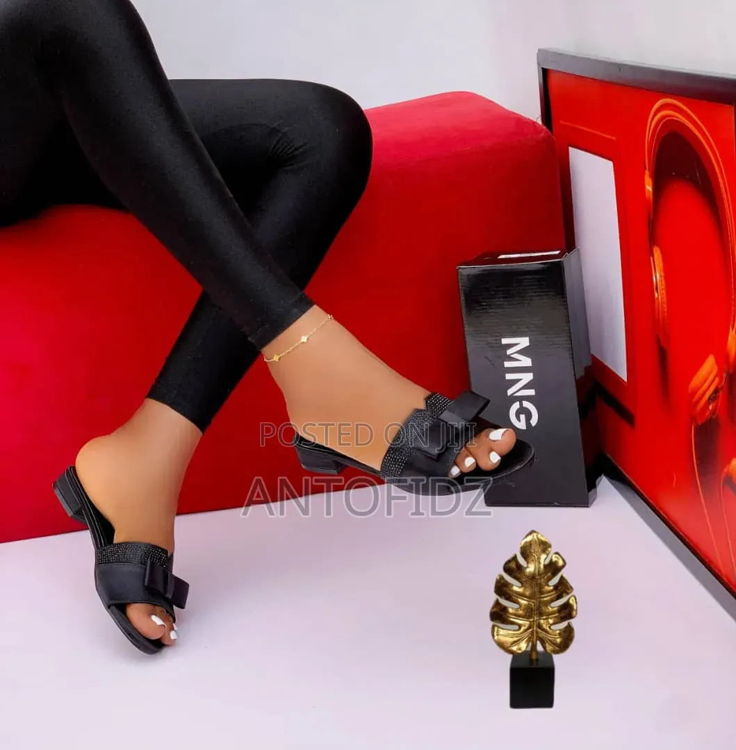 Ladies Low Heel Slippers