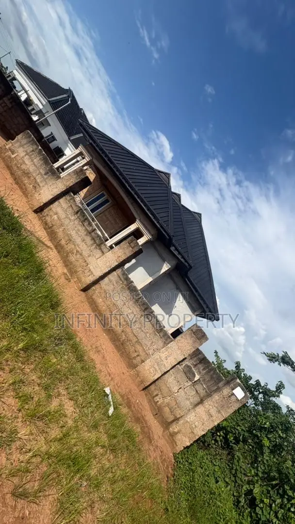 3bdrm Block of Flats in Ogheghe, Benin City for sale