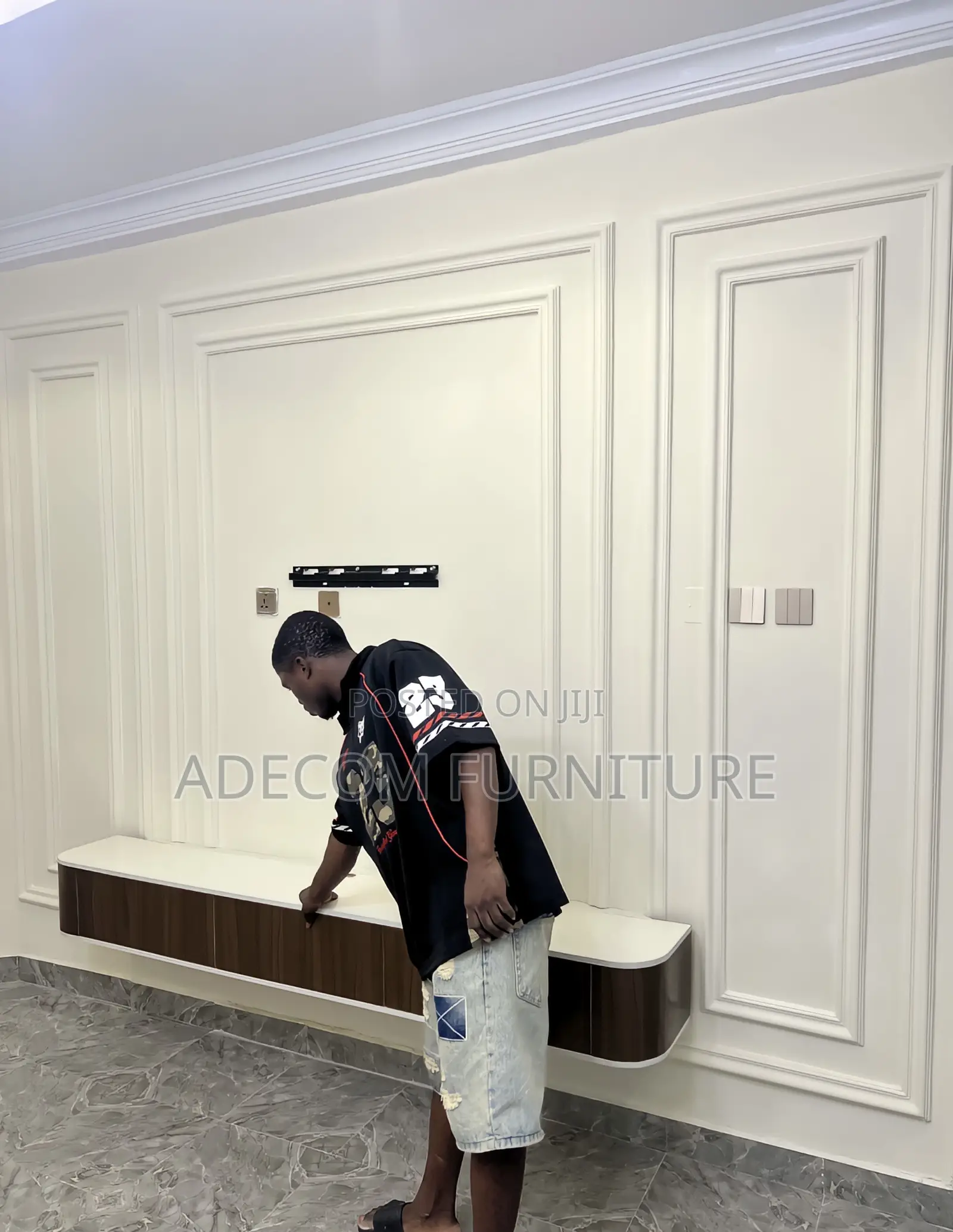Tv Console Payment on Delivery