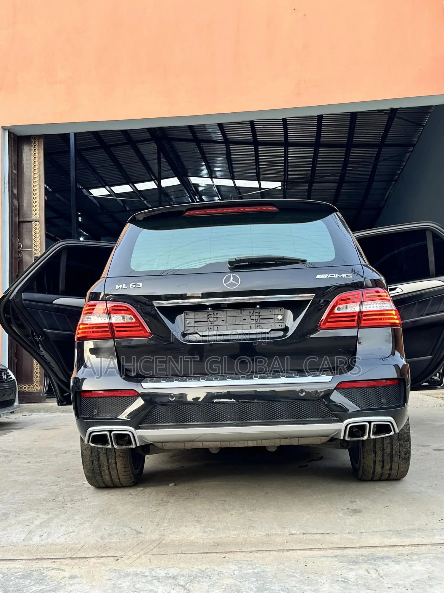 Mercedes-Benz M Class ML63 AMG 4dr SUV AWD (5.5L 8cyl Turbo 7A) 2014 Black