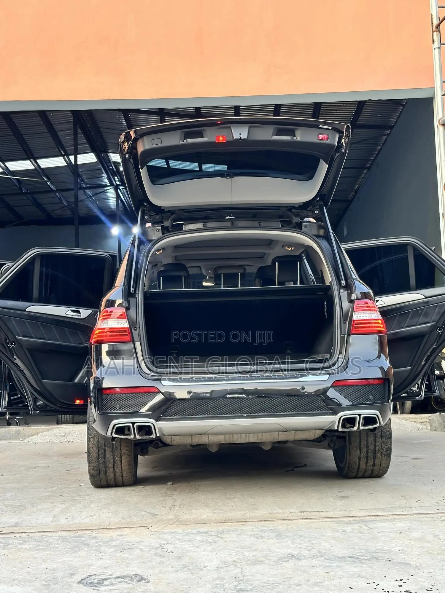 Mercedes-Benz M Class ML63 AMG 4dr SUV AWD (5.5L 8cyl Turbo 7A) 2014 Black