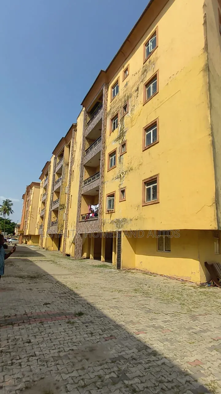 3bdrm House in Ajao Estate, Airport Road / Oshodi for sale