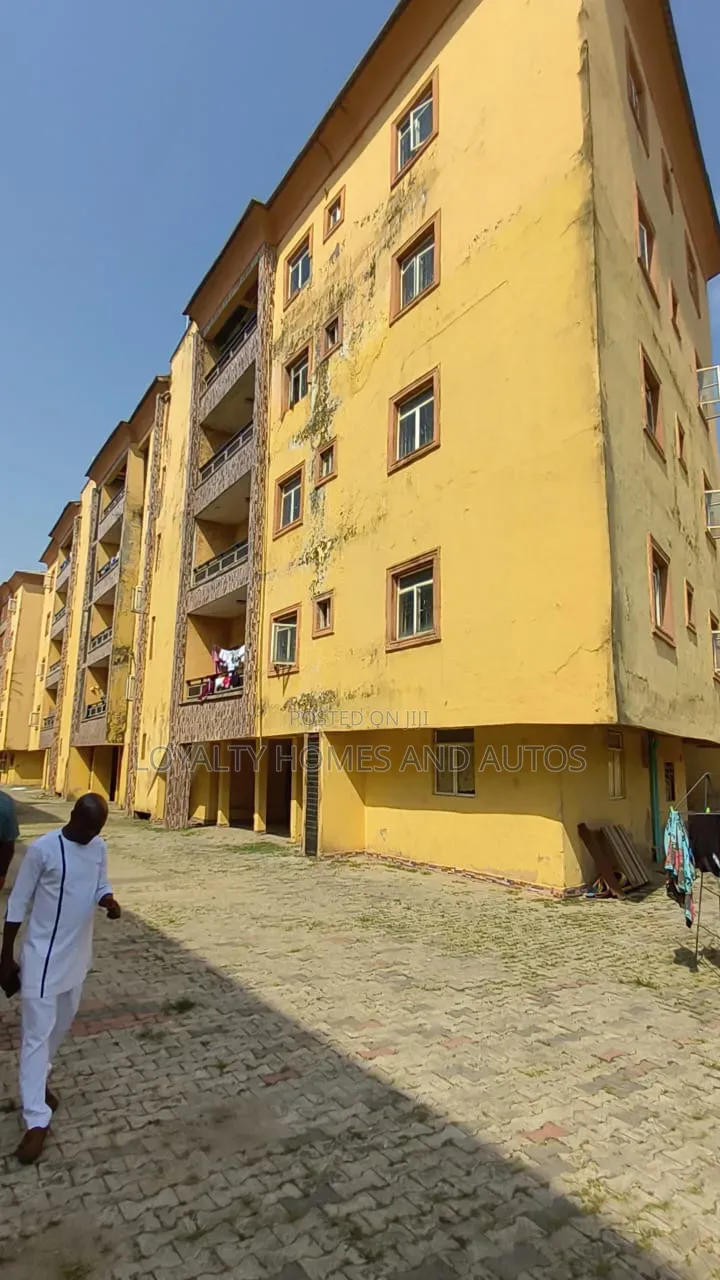 3bdrm House in Ajao Estate, Airport Road / Oshodi for sale
