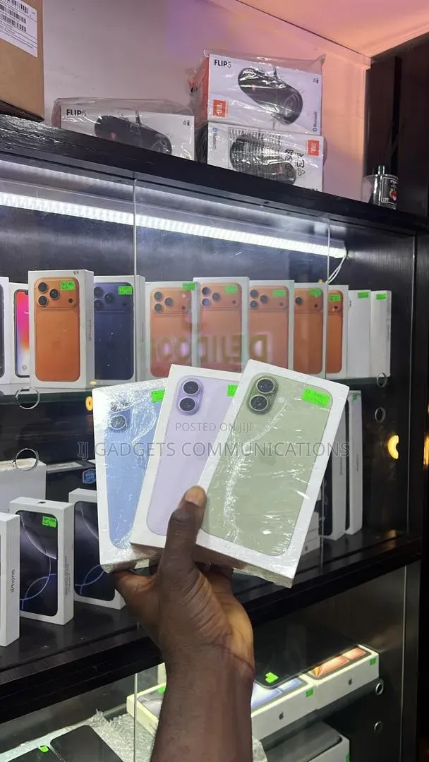 New Apple iPhone 17 256 GB Green