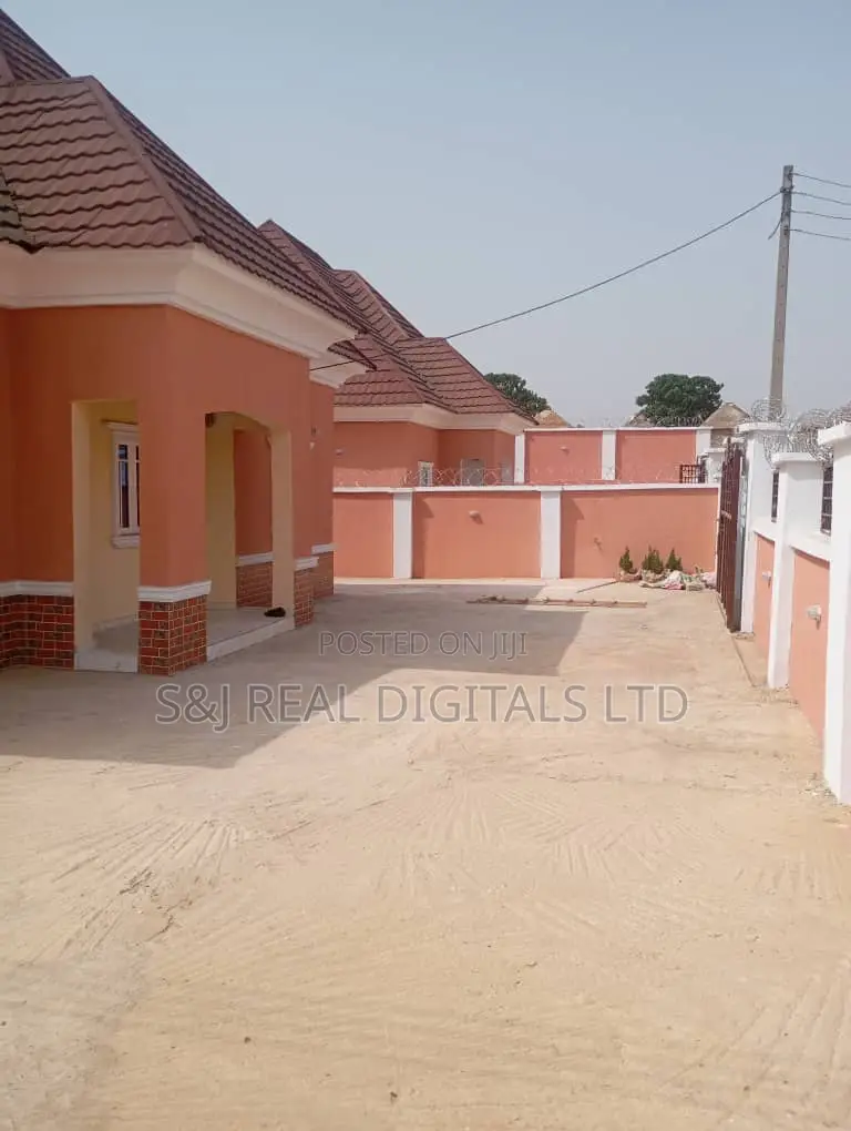 3bdrm Bungalow in Kubwa for sale
