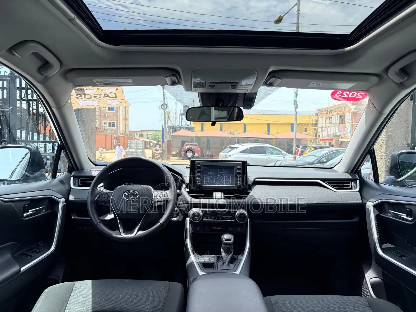 Toyota RAV4 XLE 2022 Black