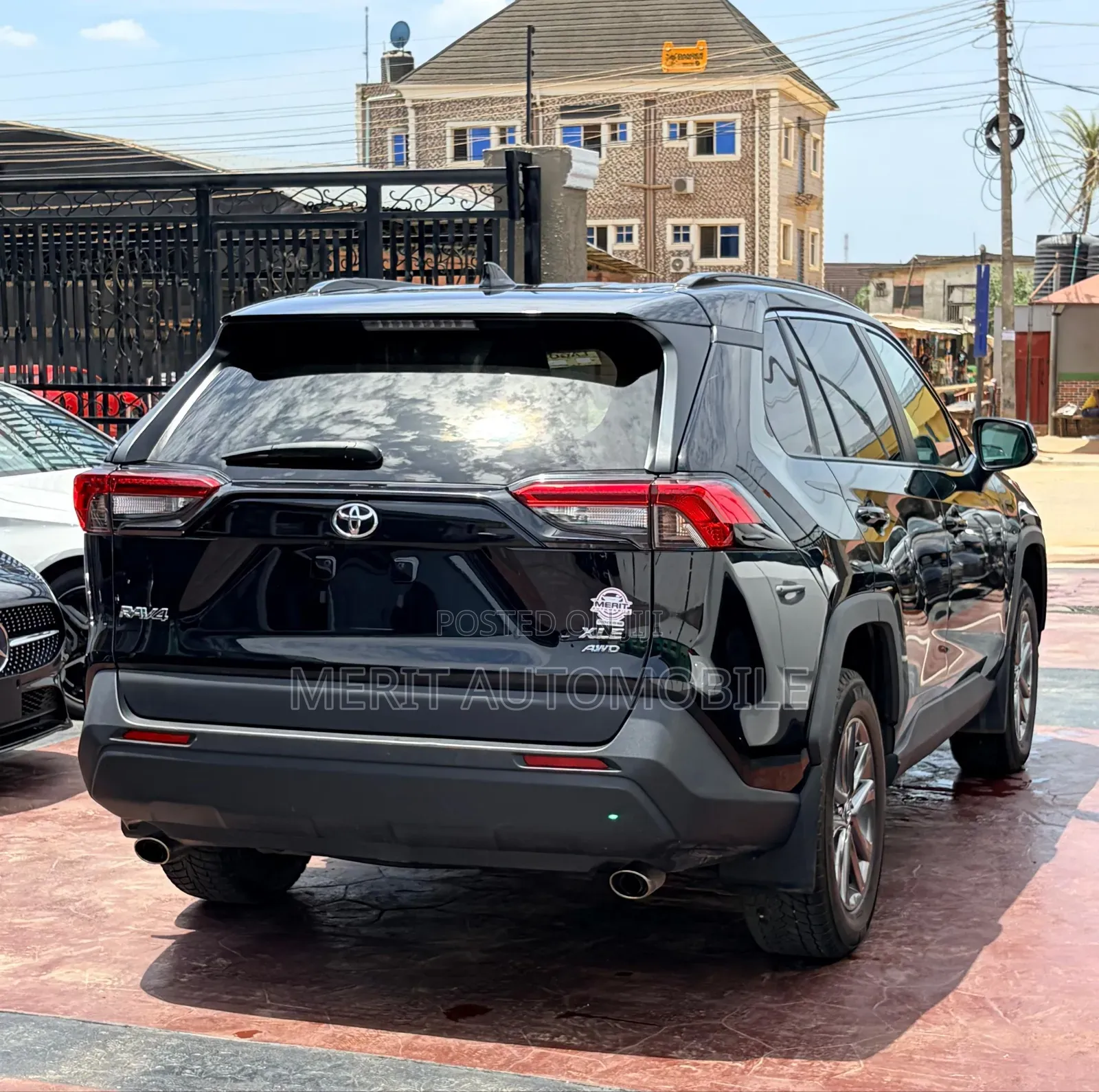 Toyota RAV4 XLE 2022 Black