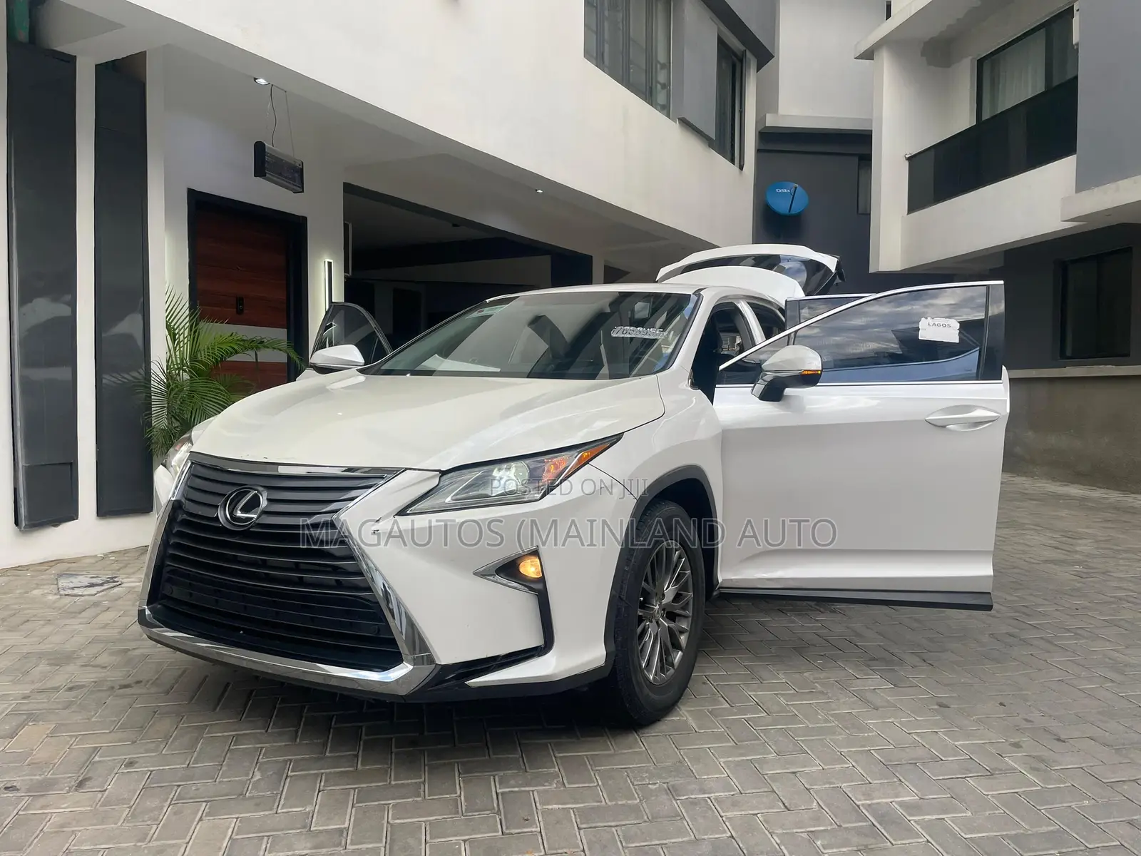 Lexus RX 350 FWD 2016 White