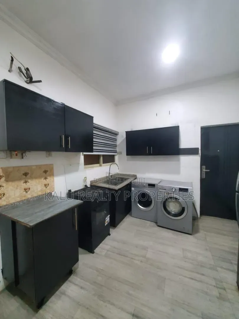 3bdrm Apartment in Lekki Phase1 for rent