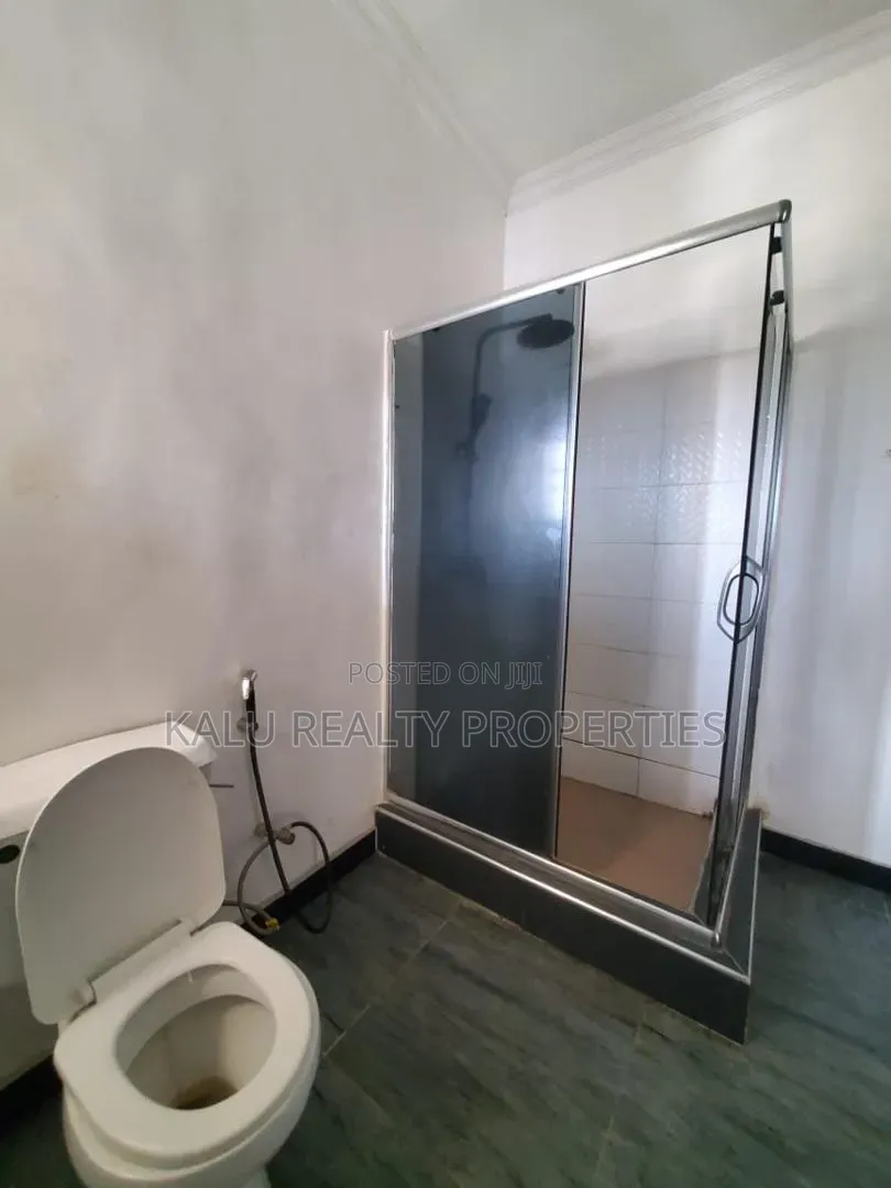 3bdrm Apartment in Lekki Phase1 for rent